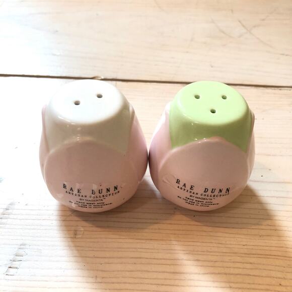Rae Dunn Artisan Collection by Magenta NWOT Tulip Salt and Pepper Shakers - Picture 3 of 5